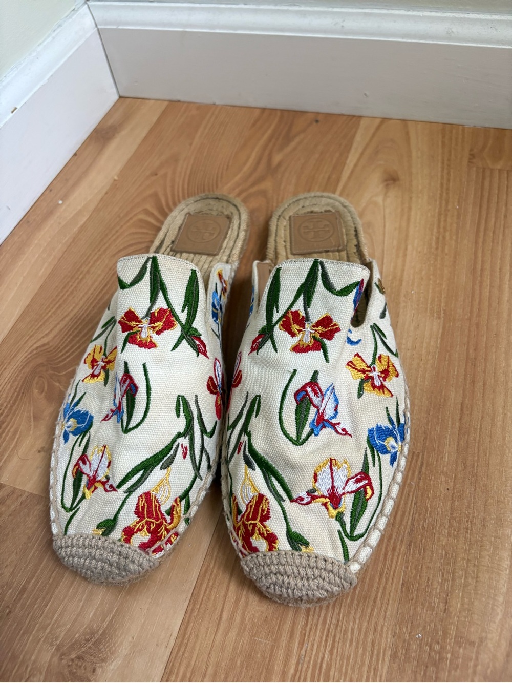 Tory Burch Multicolor Floral Embroidered Canvas Espadrille Mules - Picture 2 of 10